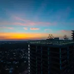 Exclusive 2Br Skyline Penthouse By Hm